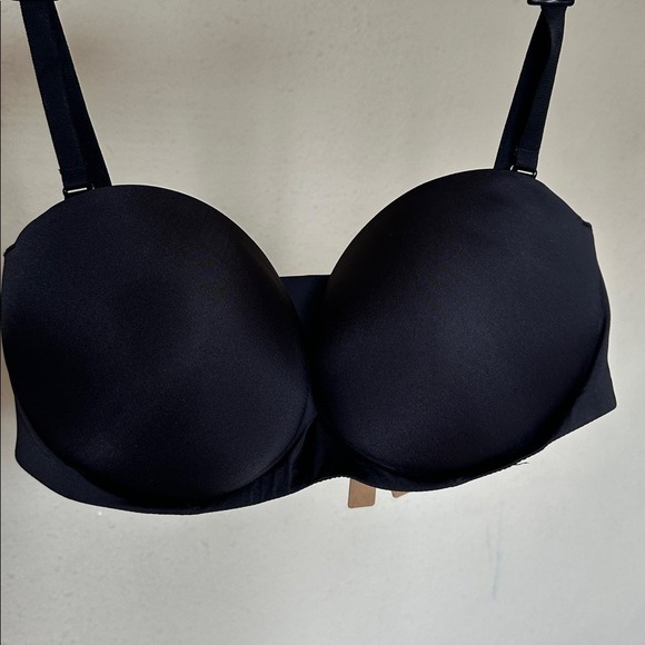 SKIMS ULTIMATE COLLECTION
PUSH UP STRAPLESS BRA. Color ONYX Size 34DD NWT - Picture 2 of 7